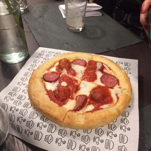 La classica  Pizza Deep Dish di Chicago