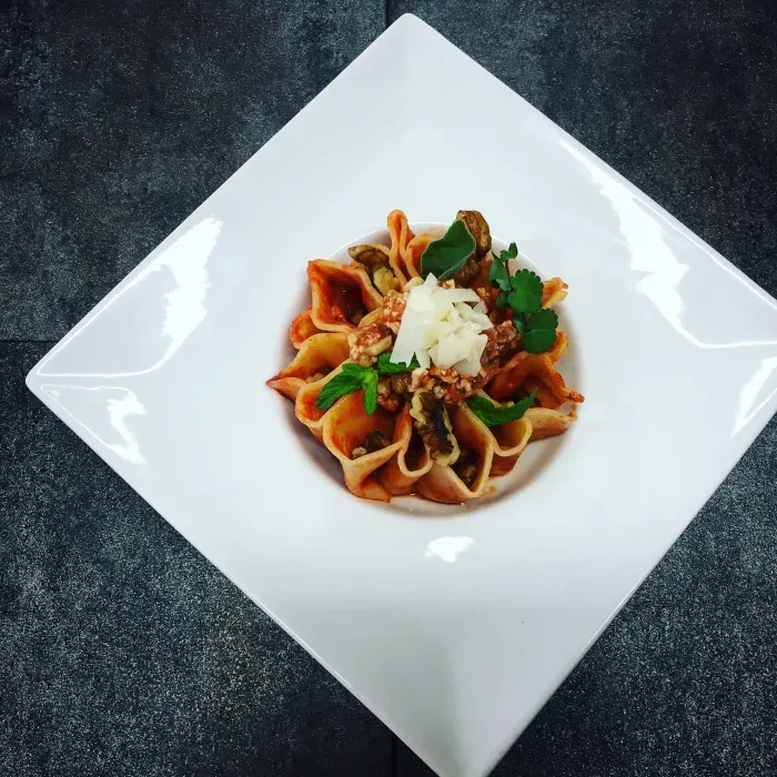 'O Sole 'e Capri con noci e pecorino