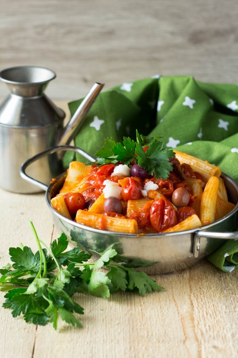 Paccheri rigati di Gragnano alla puttanesca di baccala'