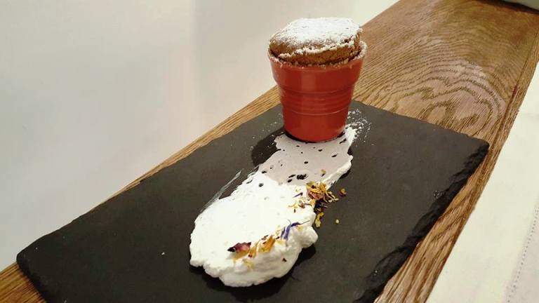 Pari Biosteria, souffle' di pistacchio