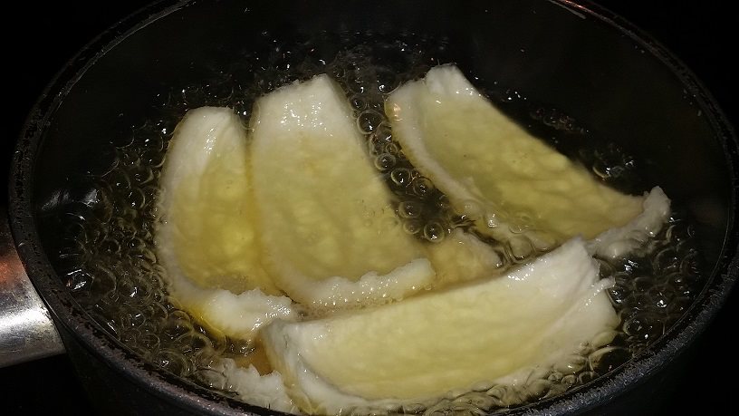 Le scorzette di limone - Bollitura delle scorze in acqua