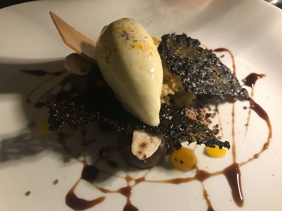 Per me Giulio Terrinoni. Gelato miele e pepe, spuna al pinolo pralinato, mandorle glassate, croccante al cioccolato