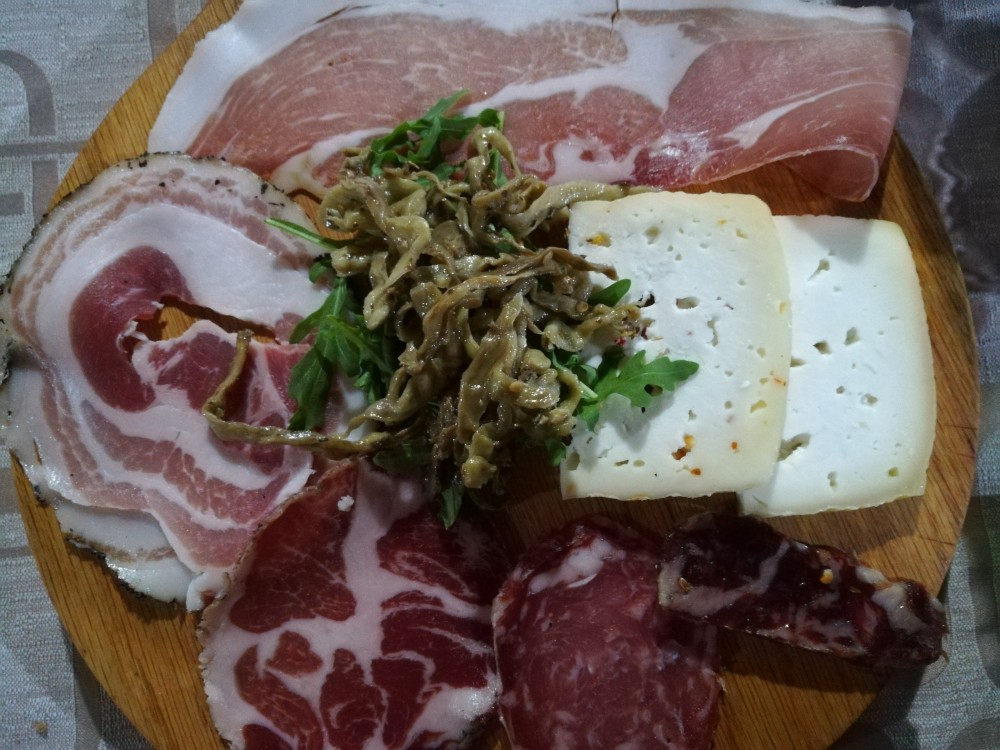 Agriturismo La Fattoria - I Salumi e i Formaggi