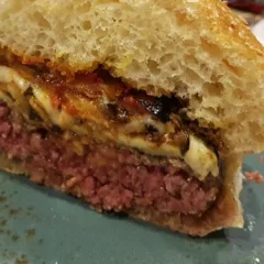 Gigione panino parmigiana e hamburger