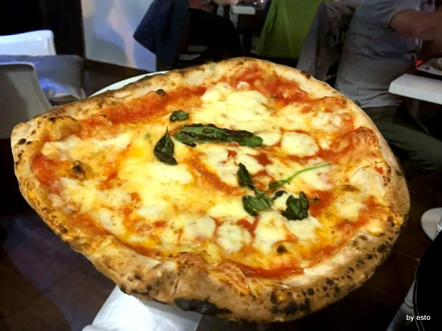 Lucignolo Napoli  pizza Margherita Regina
