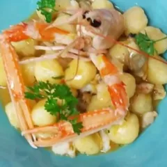Gnocchetti di Patate al Soute di vongole veraci, crostacei e limone