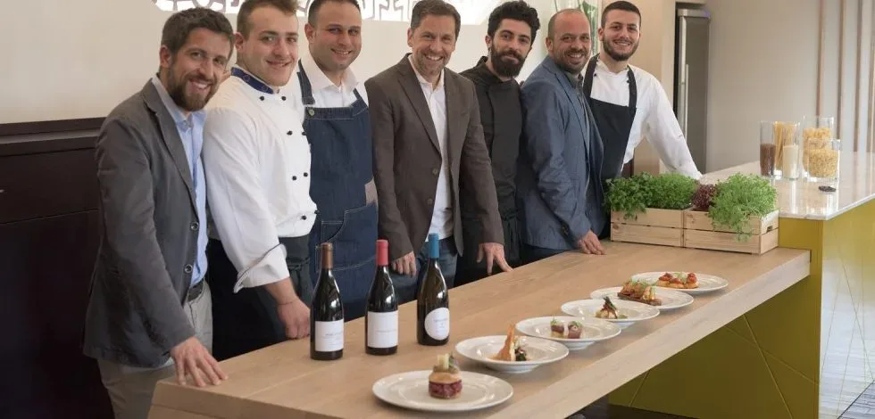 I fratelli Petretti con lo chef e la brigata del Settanta Neo Bistrot