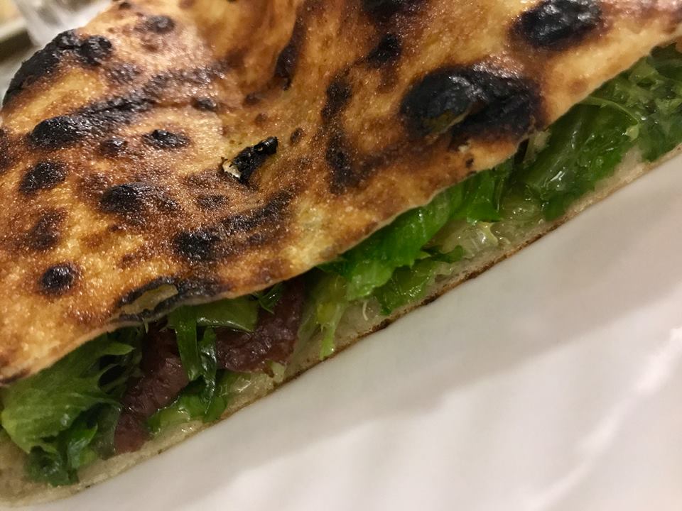 Pepe in Grani - Calzone con la scarola a crudo