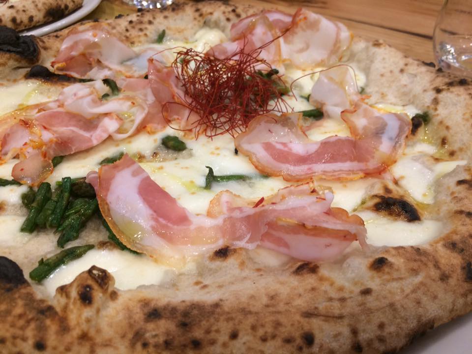 Pizzeria Madia, pancetta e asparagi