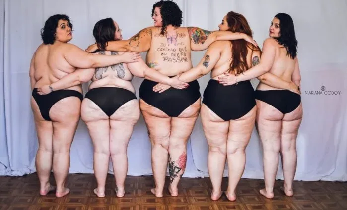Donne obese in lingerie