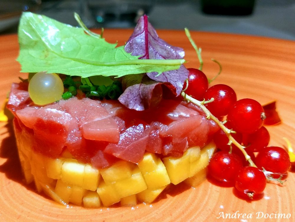 Hungry People a Somma Vesuviana. Tartare di tonno con mango