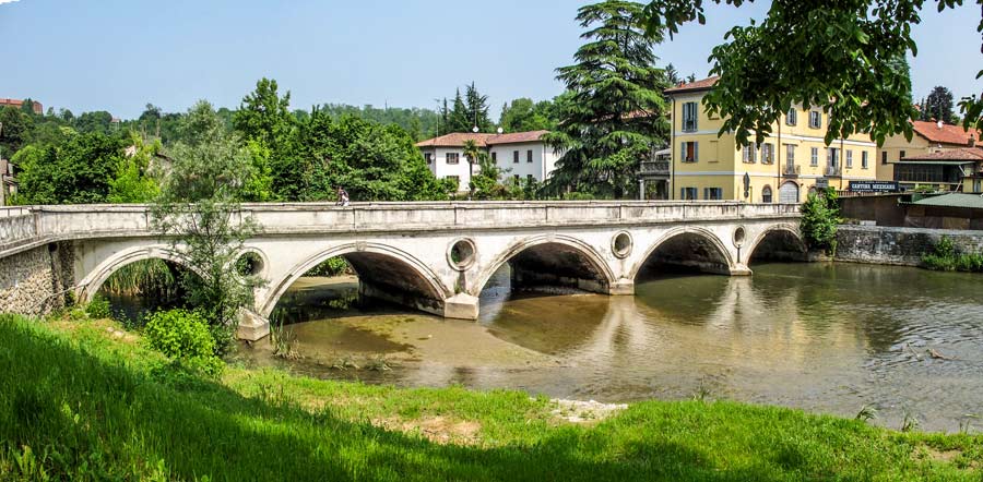 Il ponte a cinque archi tra Carate e Verano al Lalmbro