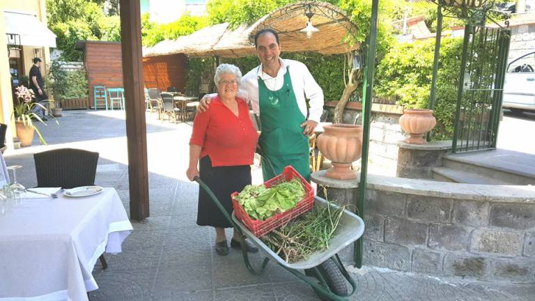 Lo Stuzzichino, Mimmo con mamma Filomena