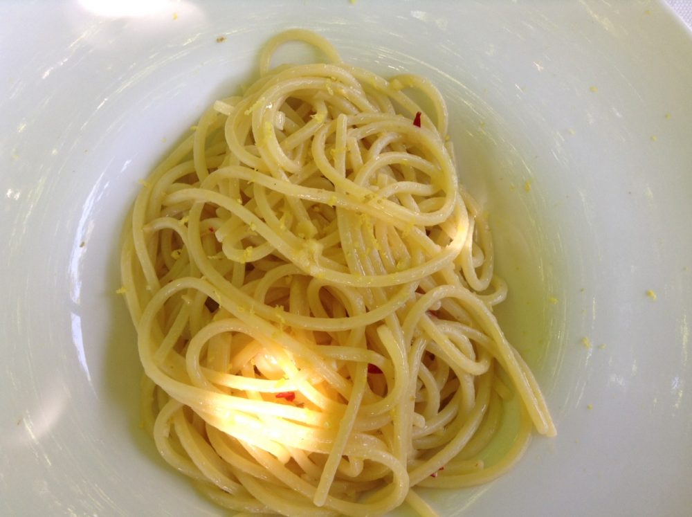 Trattoria Bjrot, spaghetti aglio, olio, peperoncino, zenzero e zeste di limone