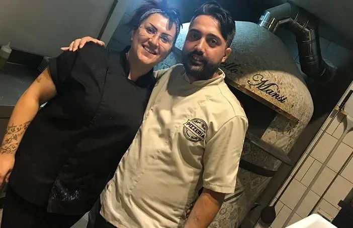 Pizzeria Aniello Mansi, Aniello con la moglie