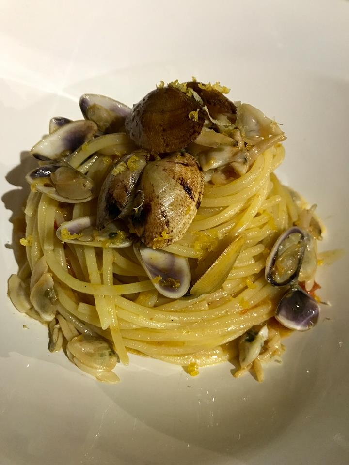 La Tonnarella, spaghetti con vongole e telline