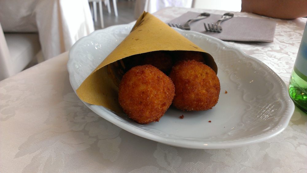 Ristorante degli Olmi - Villetta Barrea AQ – antipasto arancina limone e zafferano