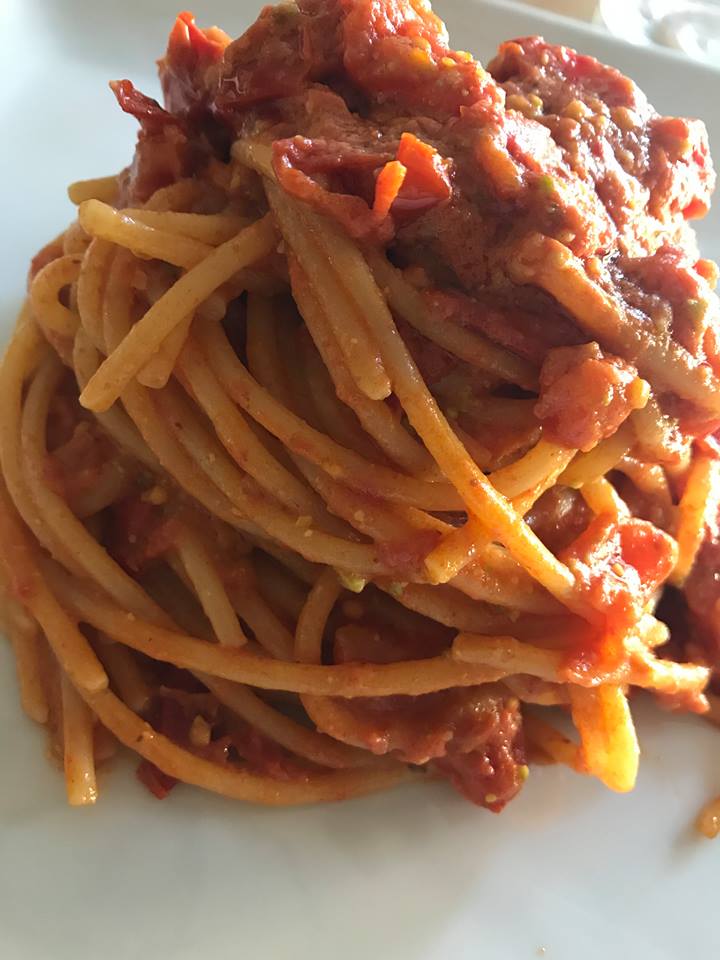 Antares Cafe' - Lo spaghetto con pomodoro e pistacchio