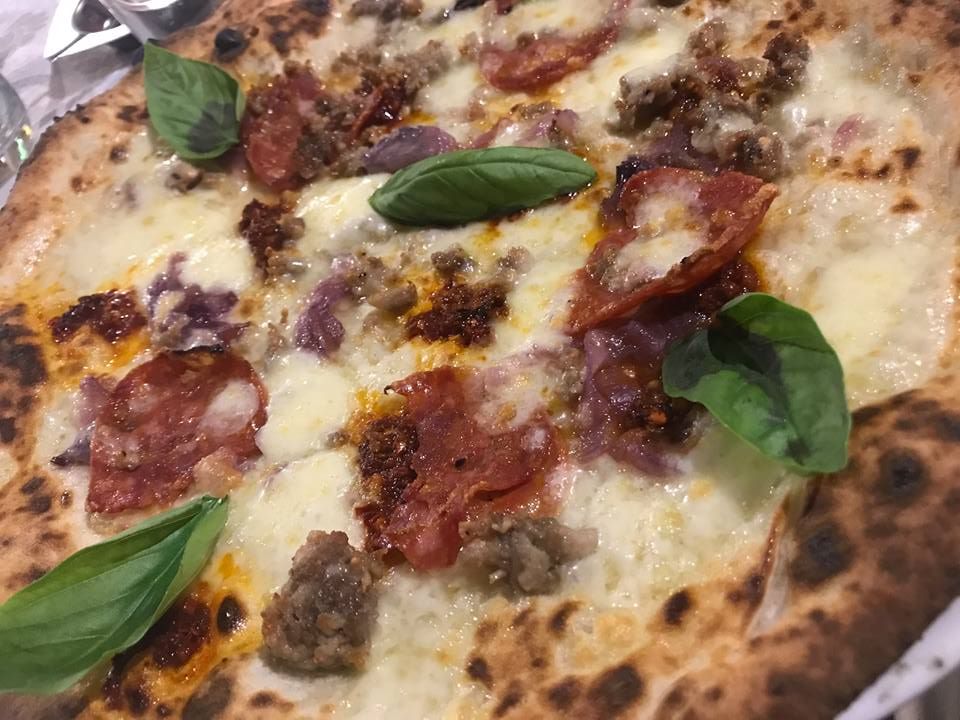 Pizzeria Aniello Mansi, bianca con la 'nduja