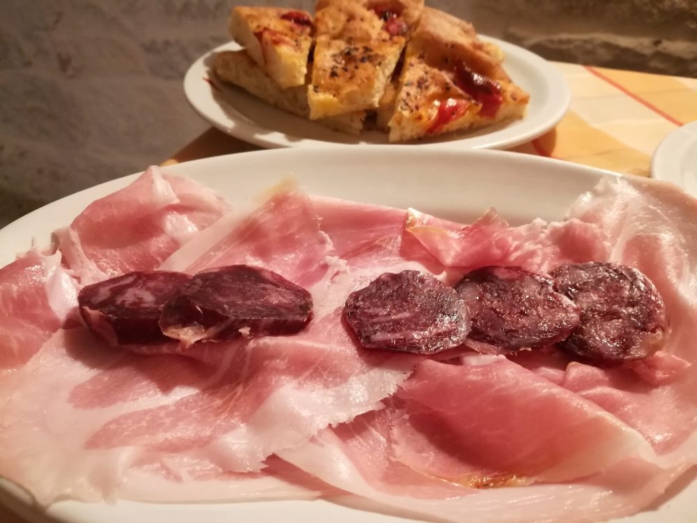 Agriturismo Aglio Piccolo - salumi artigianali e la focaccia