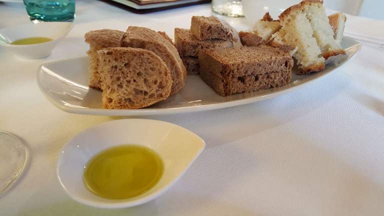 Antica Osteria Marconi, pane e olio