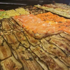 Lu Rusticone - Il banco e la pizza Zucca grigliata e Lardo di Patanegra