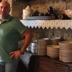 Mauro Carrazza nella sua cucina