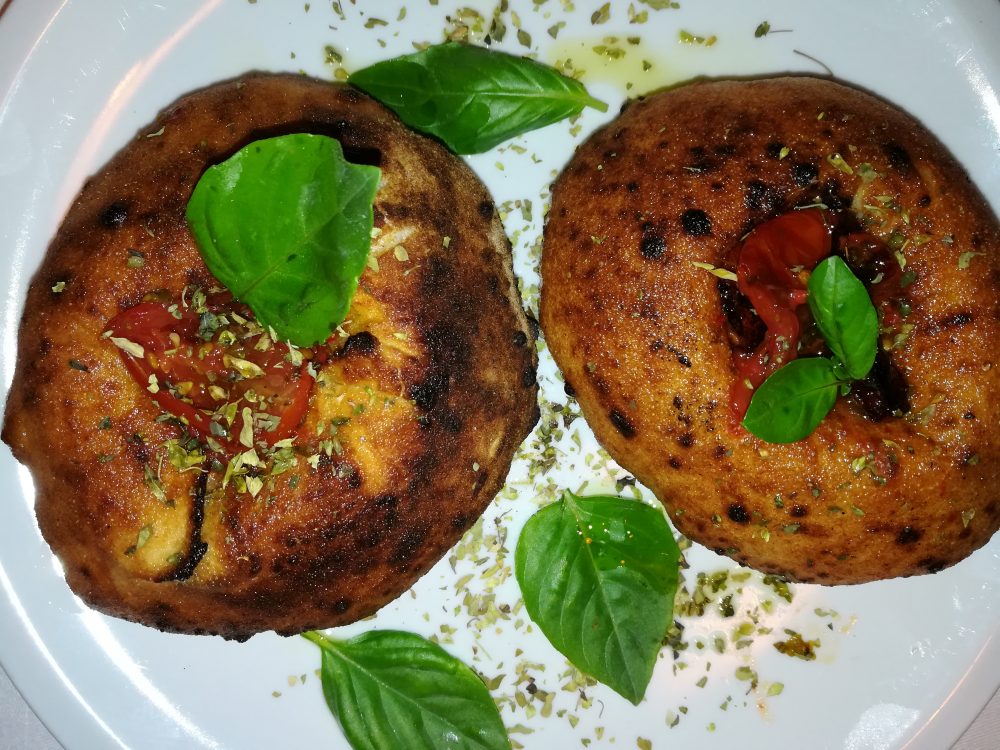 Pizzeria Pomodoro e Basilico - Focaccine con Datterini al forno