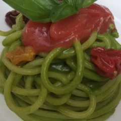 Villa Chiara, spaghetti al basilico e variazione di pomodori