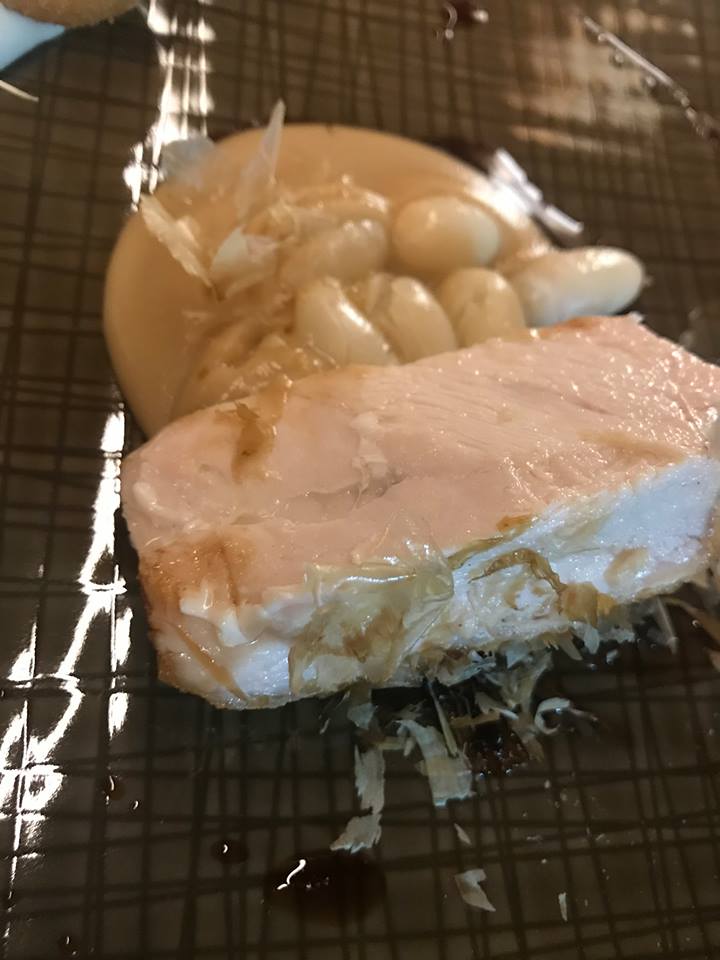 Caracol, pollo, fagioli al miso mayonnaise di ostriche e bonito