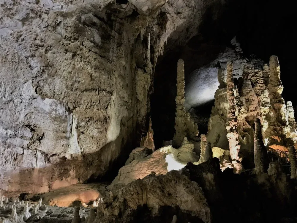 Marche-Grotte di Frasassi