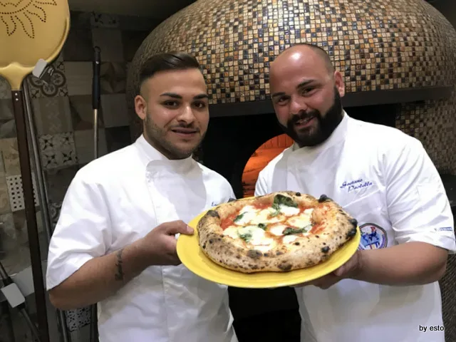 Pizzeria Gaetano Paolella Acerra Emanuele e Gaetano la margherita
