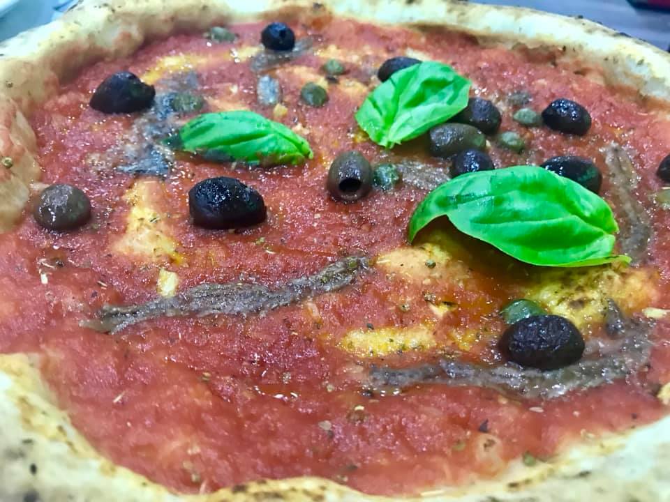 Il Monfortino- Marinara con olive, acciughe e capperi