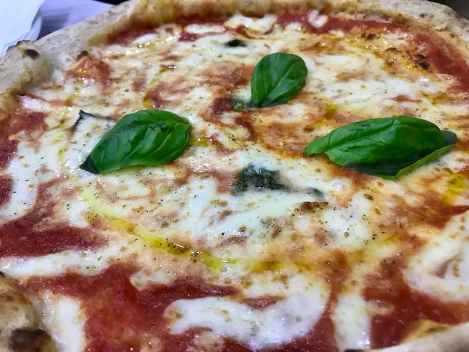 Il Monfortino - Pizza provola e pepe, 'a pizza d''o pizzajuolo