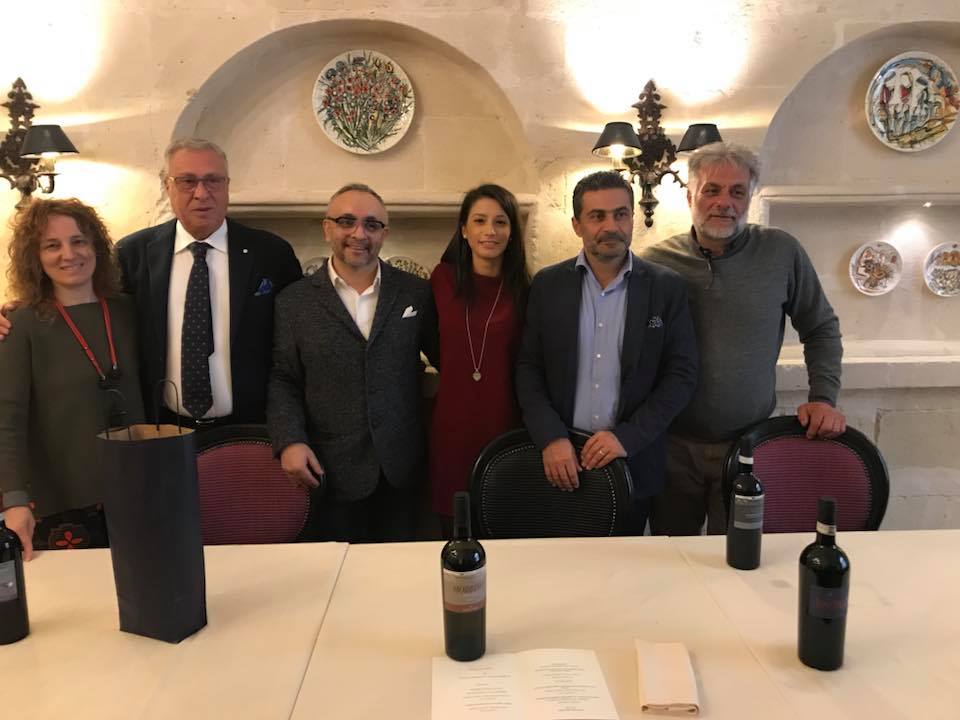 Abbondanza lucana - foto ricordo con da destra Michele Laluce, Antonio Teora, Maddalena Laluce, Francesco Abbondanza, Vincenzo Barisciano e la moglie di Francesco