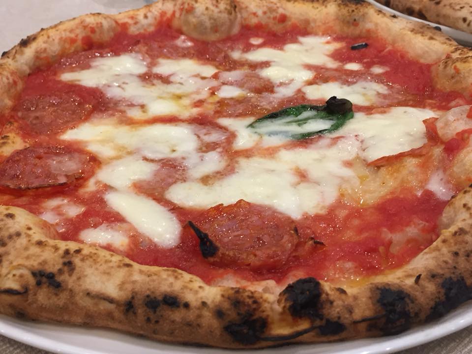 Angelo Pezzella Pizzeria con Cucina, la Diavola