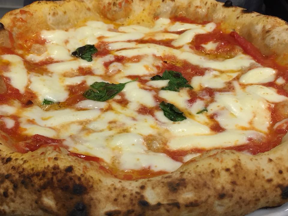 Angelo Pezzella Pizzeria con Cucina, margherita