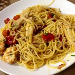 Dei Mille, Riccione, spaghetti con piccole sogliole locali, pendolini, gamberi e prezzemolo