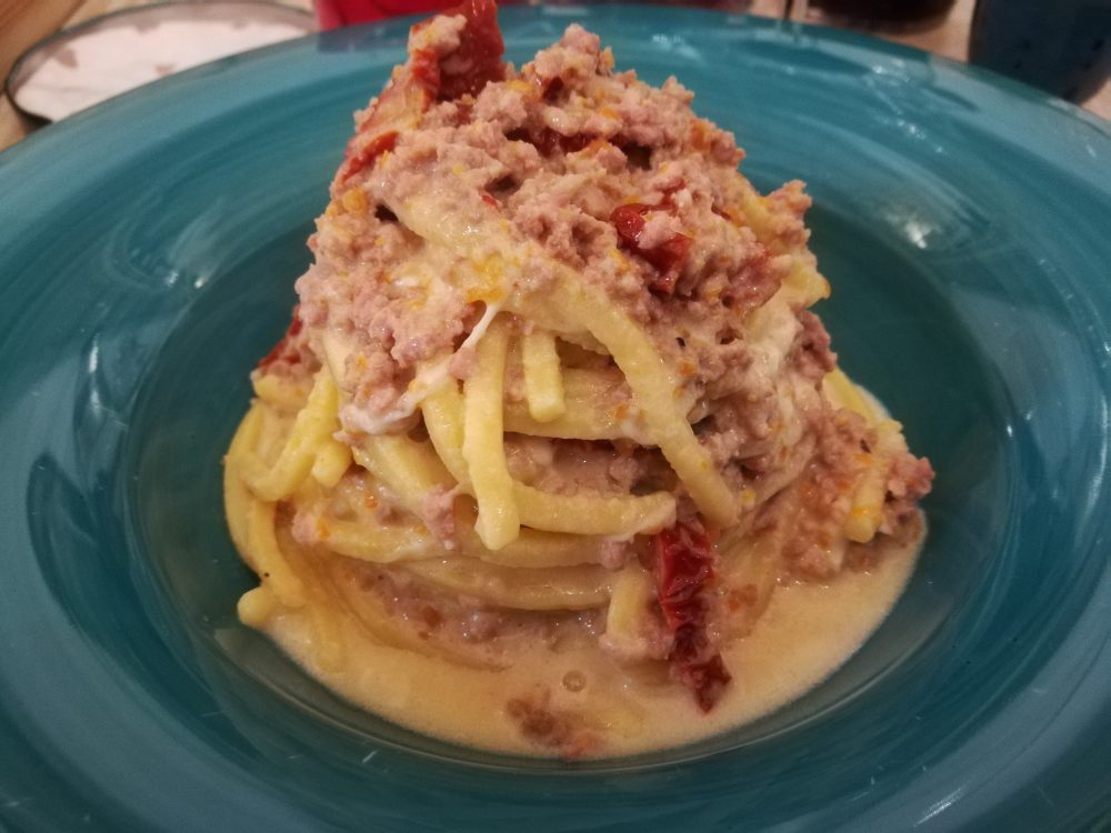  Existo - Osteria Molisana, I Crioli al Ragu' di Agnello, Stracciata e Pomodori secchi.