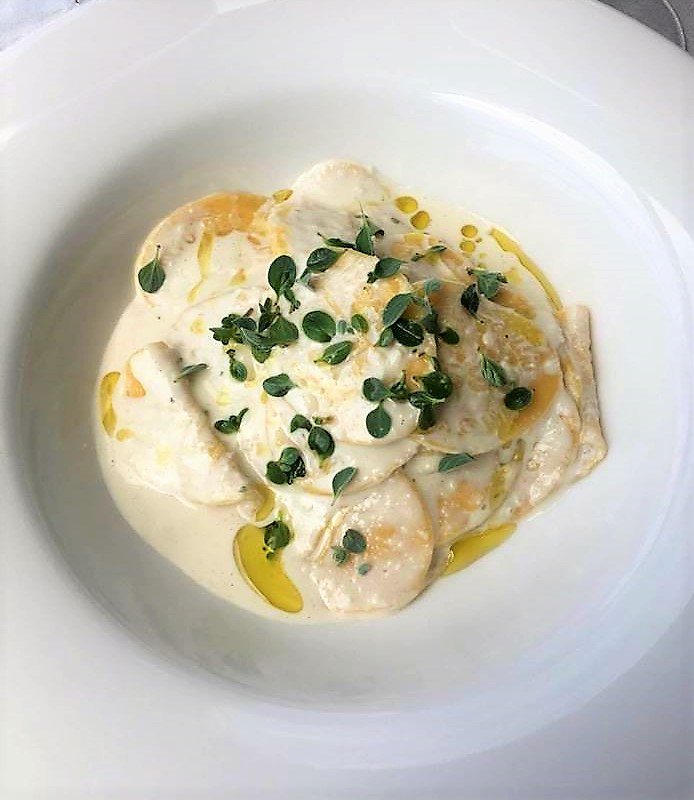L'Agave, Croxetti, pesto bianco con aglio di Vessalico, maggiorana -foto dalla pagina Fb