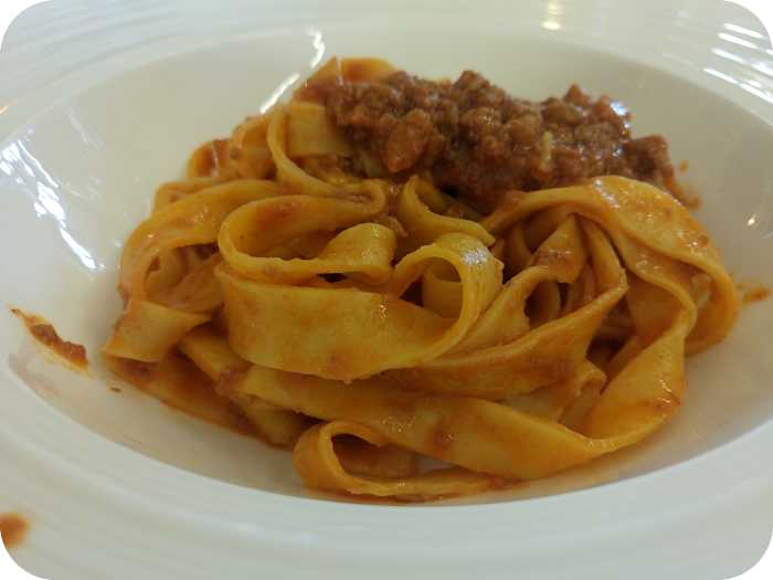 Tagliatelle ragu' - Taverna Cacciatore Castiglione dei Pepoli