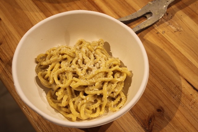 Tonnarelli cacio e pepe di Felice a Testaccio