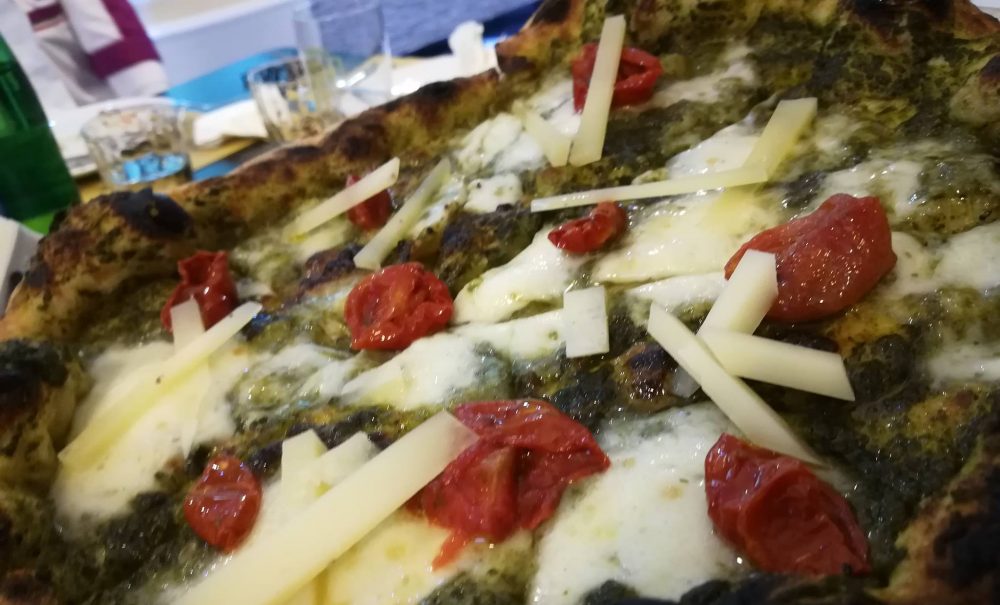 Donna Sofia - La pizza con vellutata di broccoli, pomodorino semi secco e pecorino