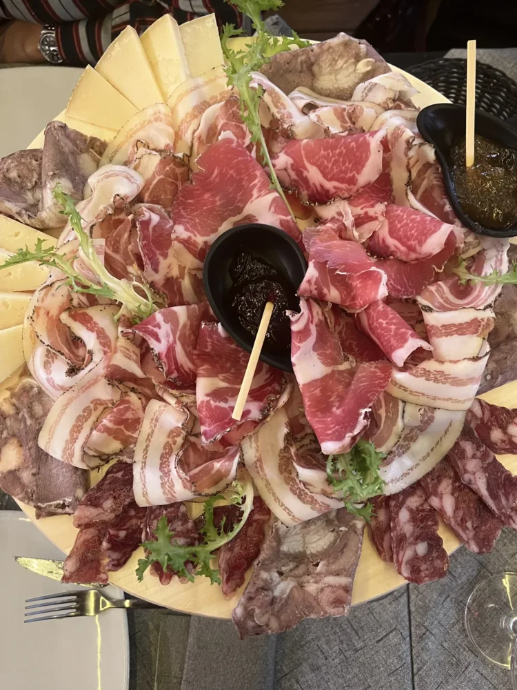Iovine Braceria-Tagliere salumi e formaggi