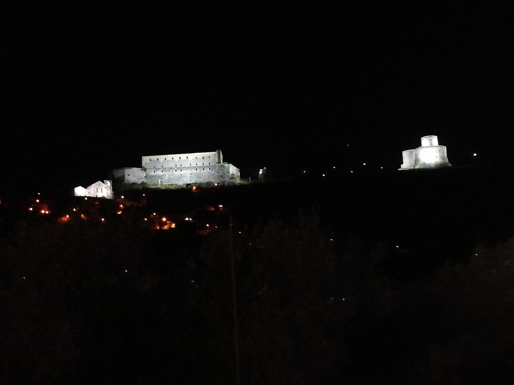 Colle D'Ercole - Uno scorcio di Montesarchio di notte