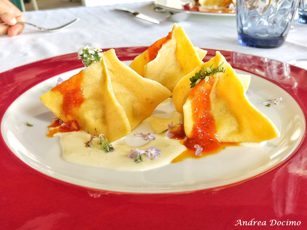 Viaggio al centro del Soffritto a Napoli e in Campania. I fagottini ripieni di soffritto dell'Osteria La Lanterna