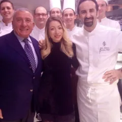 Four Seasons Hotel Milano Paolo ed Isabel Montrone con lo chef Vito Mollica e la sua brigata