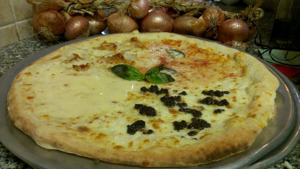 Il Ritrovo dei Golosi – pizza all’Americana con tartufo, guanciale e cipolla alifana