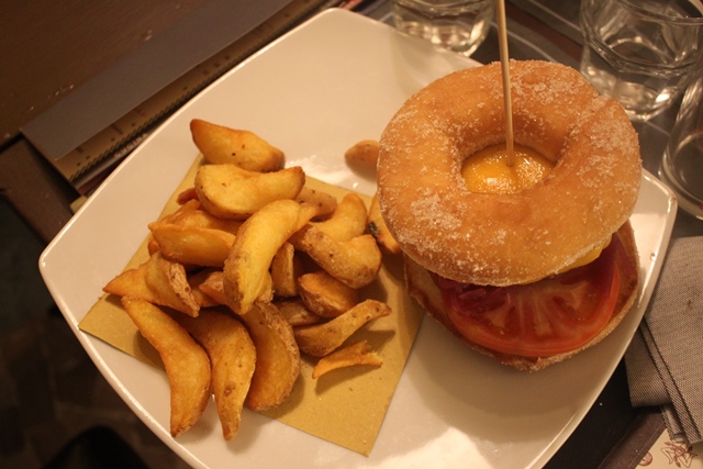 Officina Pizza e Burger - Donut Burger