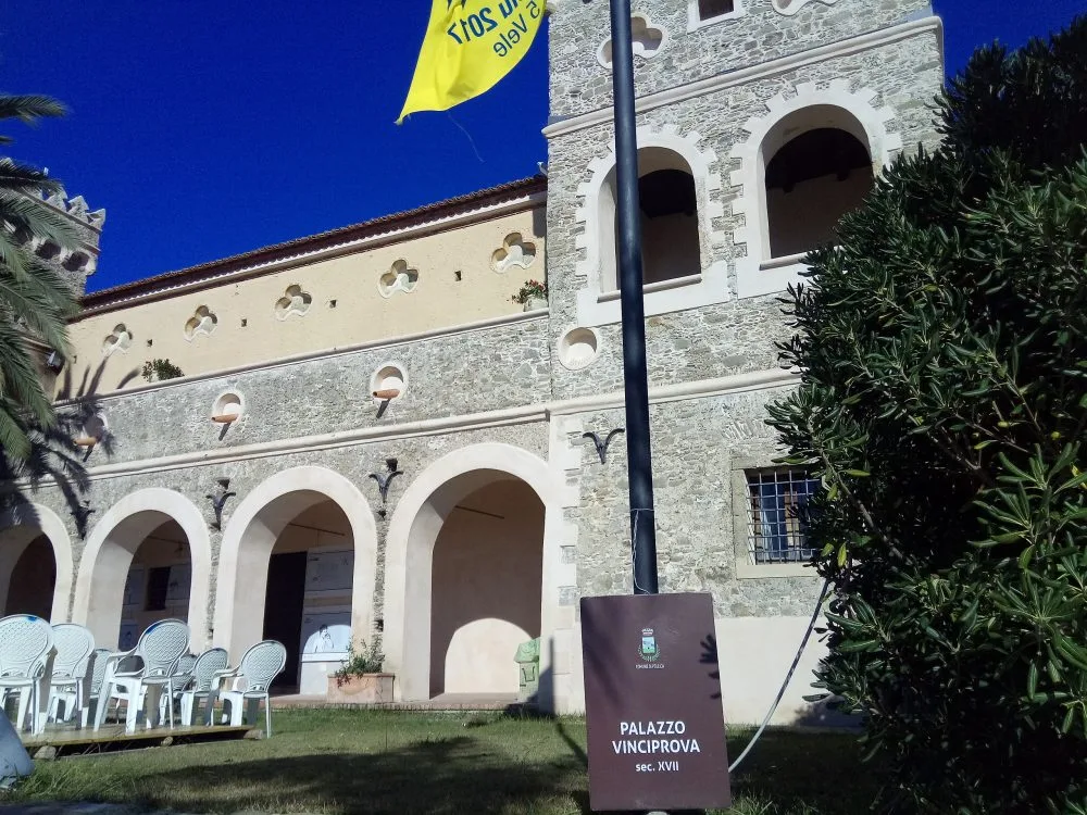 Palazzo Vinciprova a Pioppi